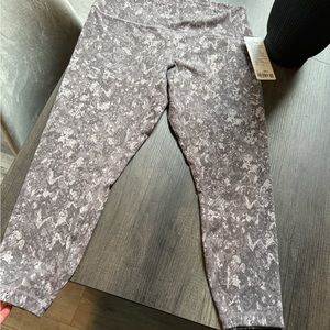 NWT Lululemon Wunder Train SZ 16